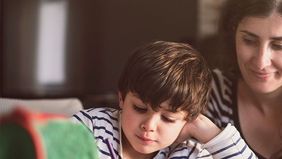 Kinderpflegerin dank ingeus